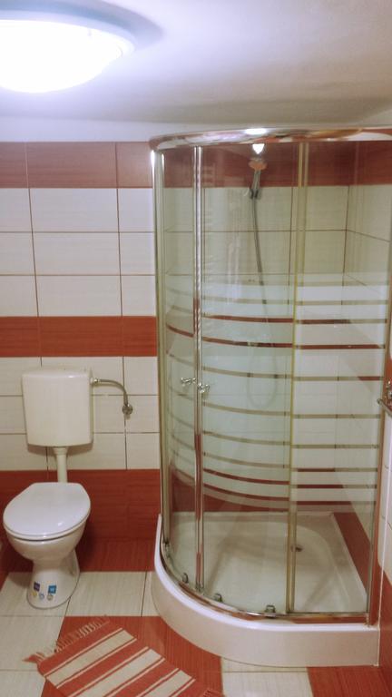 Virág Apartmanház Sopron Exterior foto