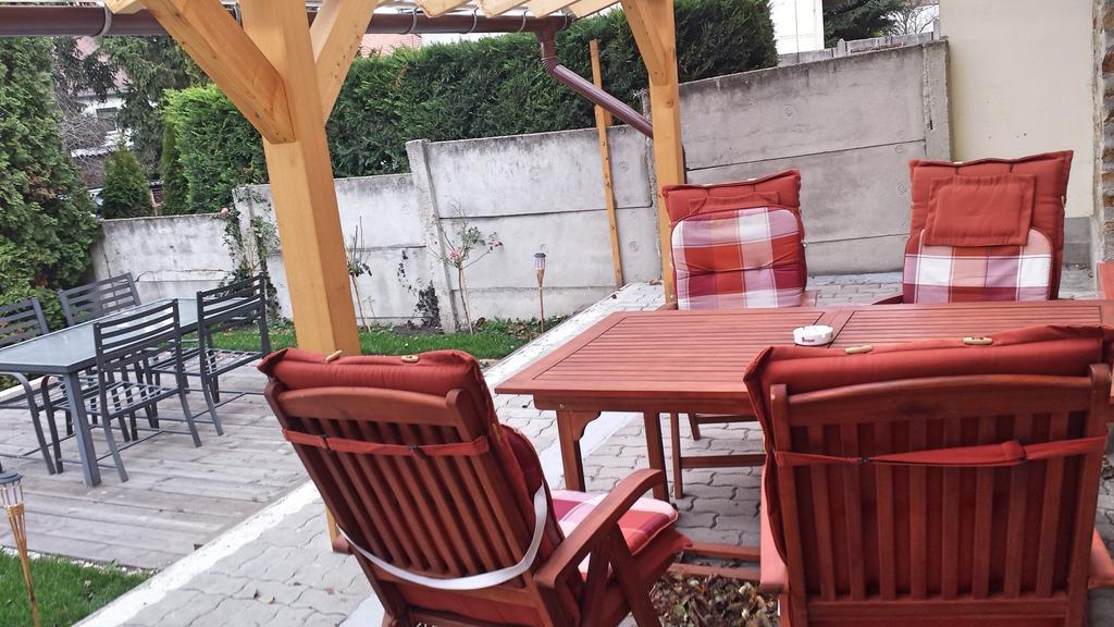Virág Apartmanház Sopron Exterior foto