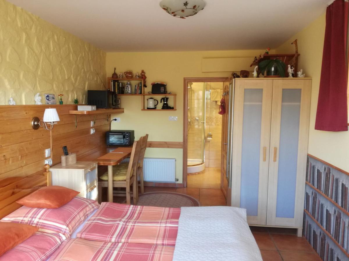 Virág Apartmanház Sopron Exterior foto
